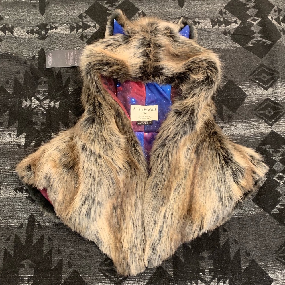 NWT RARE Grey Wolf Galaxy LE Spirithoods Shawl